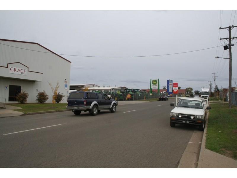 13 Dampier Street, Tamworth NSW 2340