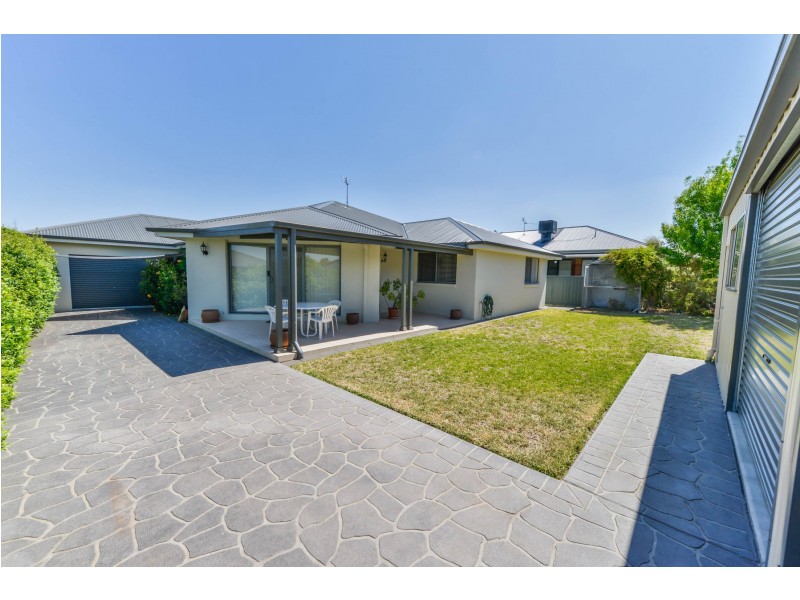18 The Heights, Tamworth NSW 2340