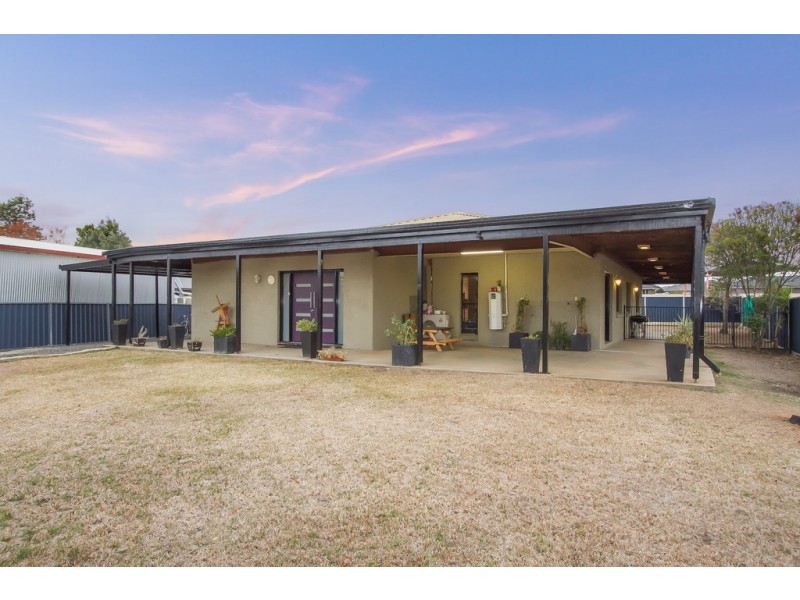 2 Mayne Drive, Tamworth NSW 2340