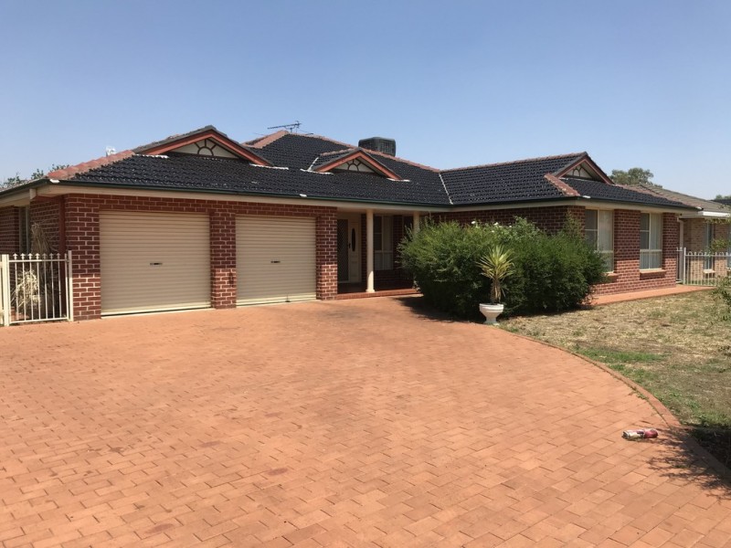 65 Greg Norman Drive, Tamworth NSW 2340
