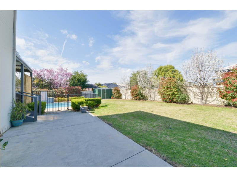 44 Greg Norman Drive, Tamworth NSW 2340