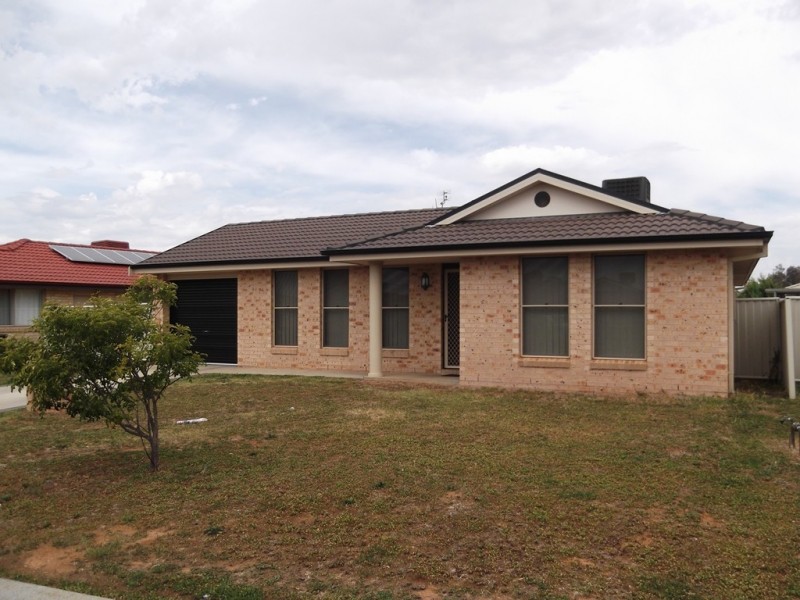 18 Banks Street, Westdale NSW 2340