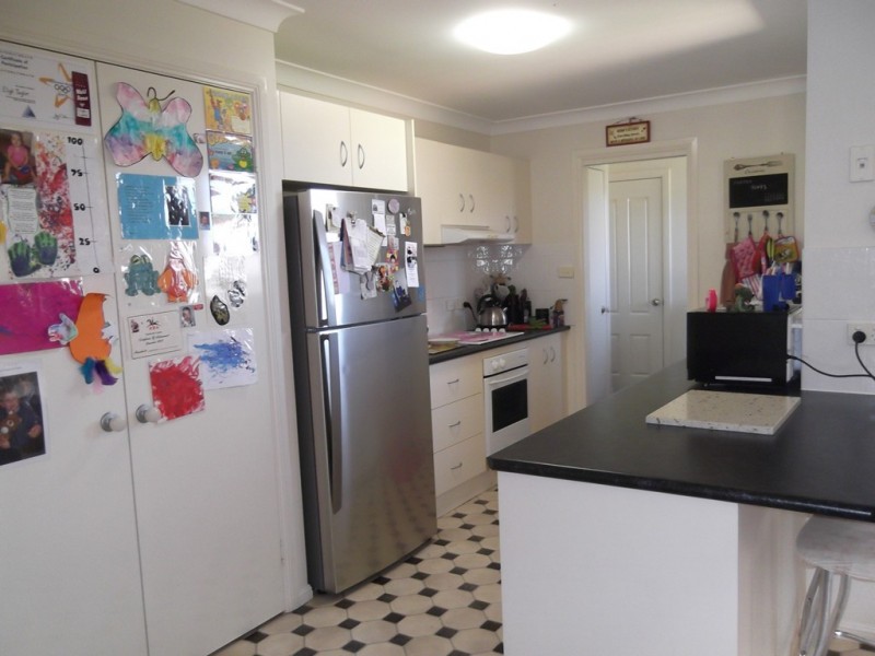 18 Banks Street, Westdale NSW 2340