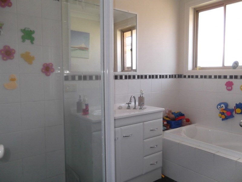 18 Banks Street, Westdale NSW 2340