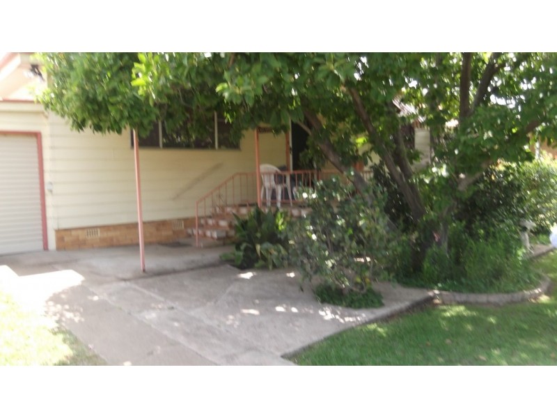 28 Manilla Road, Tamworth NSW 2340