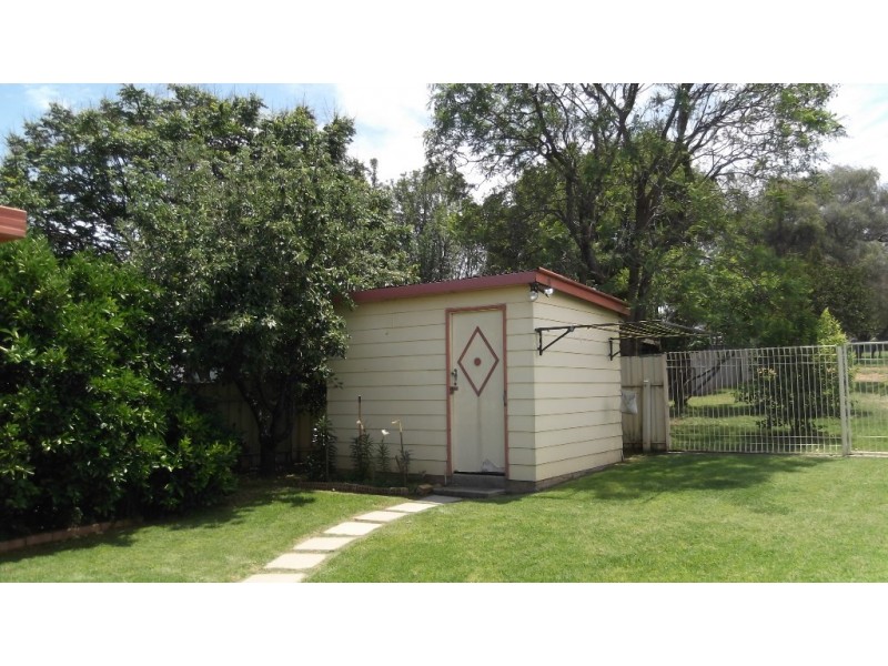 28 Manilla Road, Tamworth NSW 2340