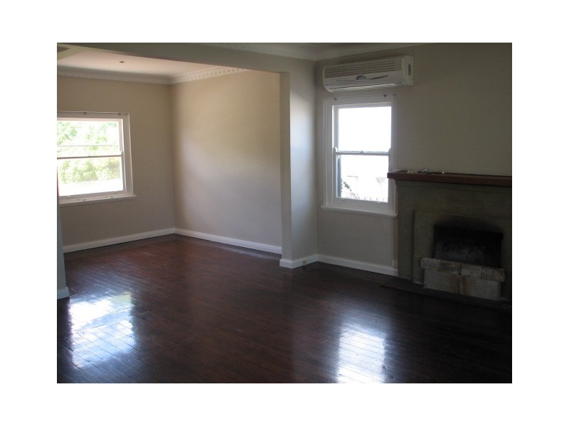 30 Peel Street, Tamworth NSW 2340