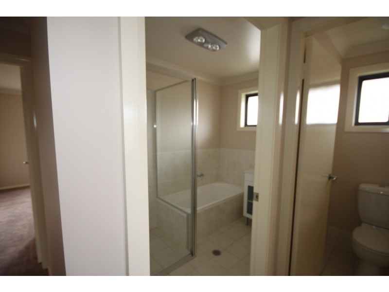 17 Warral Road, Tamworth NSW 2340