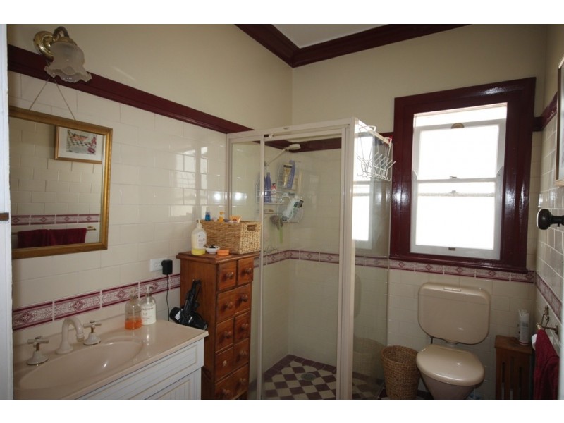 8 Janison Street, Tamworth NSW 2340