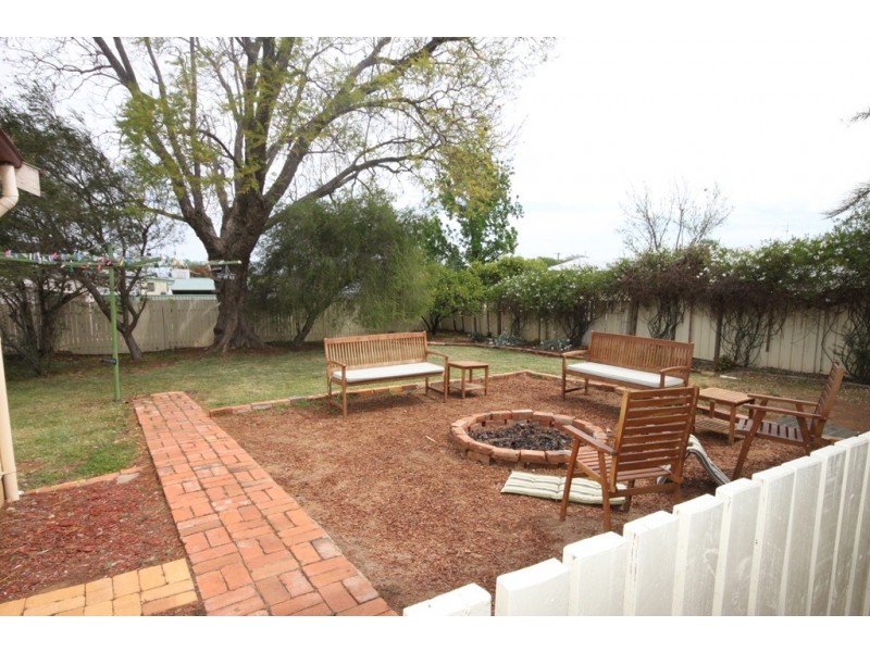 8 Janison Street, Tamworth NSW 2340