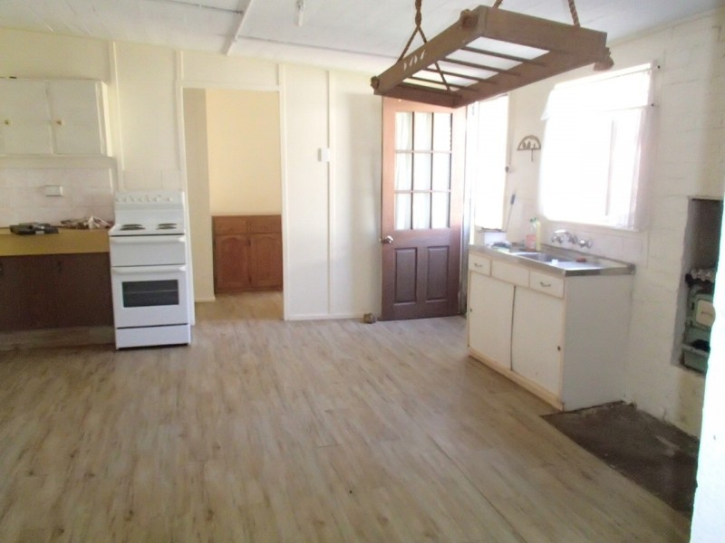 33 Munro Street, Woolomin NSW 2340