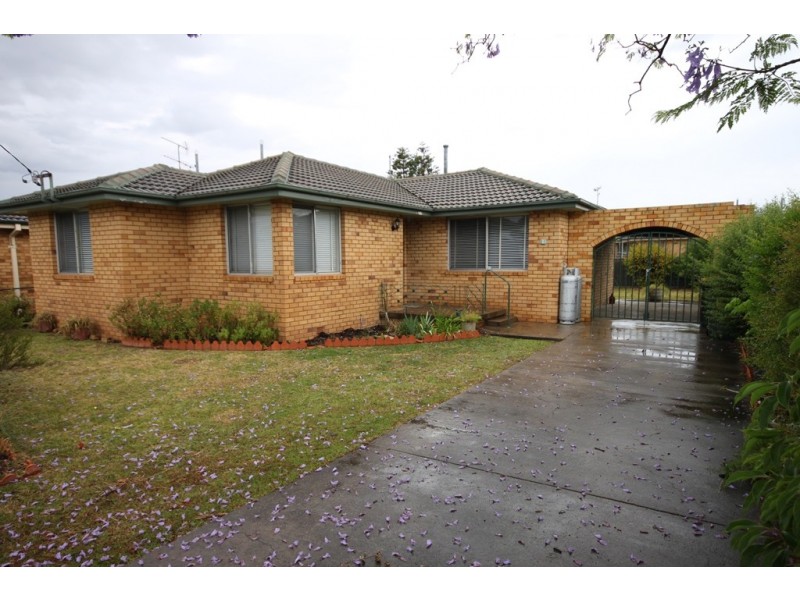 10 Larool Street, Tamworth NSW 2340