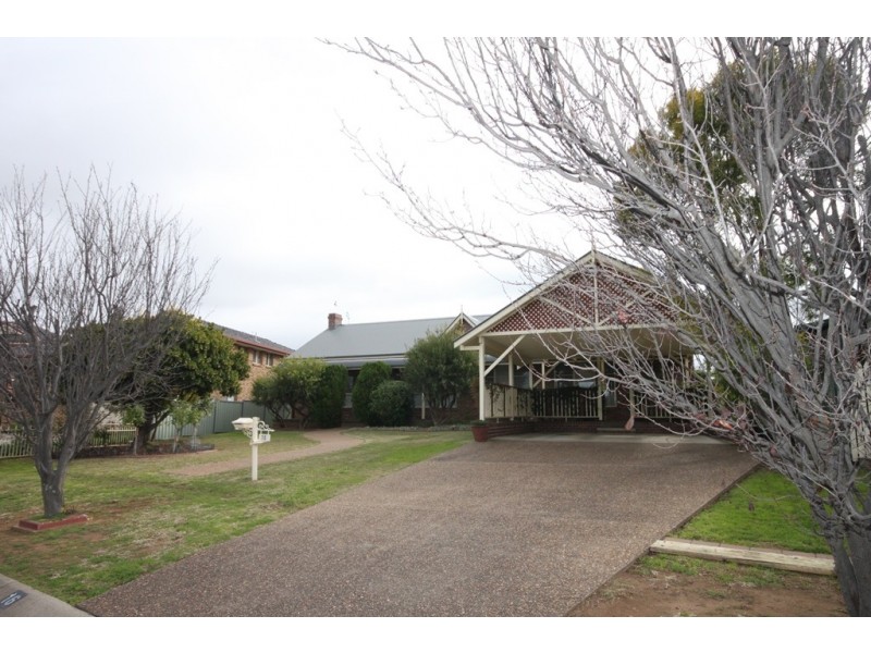 16 The Terrace, Tamworth NSW 2340
