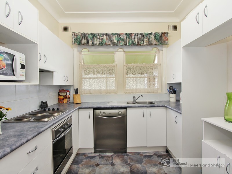 8 Douglas Avenue, Tamworth NSW 2340