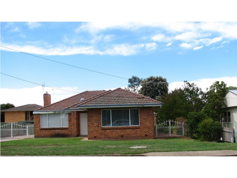 9 Degance Street, Tamworth NSW 2340