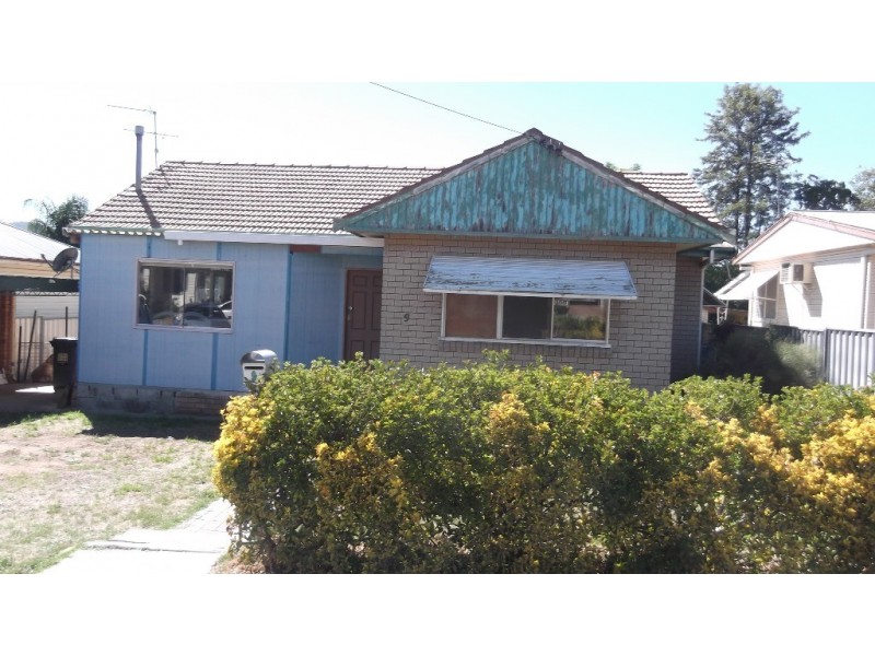 9 Croydon Avenue, Tamworth NSW 2340