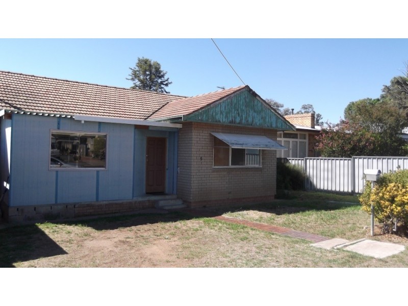 9 Croydon Avenue, Tamworth NSW 2340