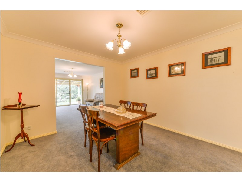 3 The Retreat, Tamworth NSW 2340