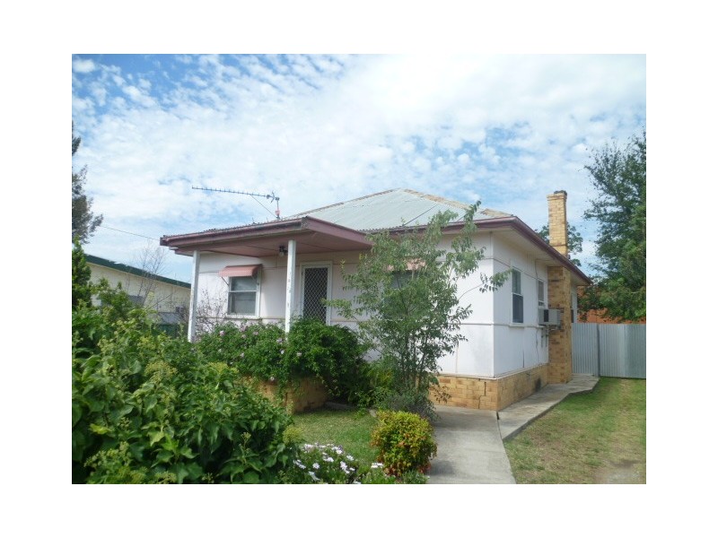 16 Belmore Street, Tamworth NSW 2340