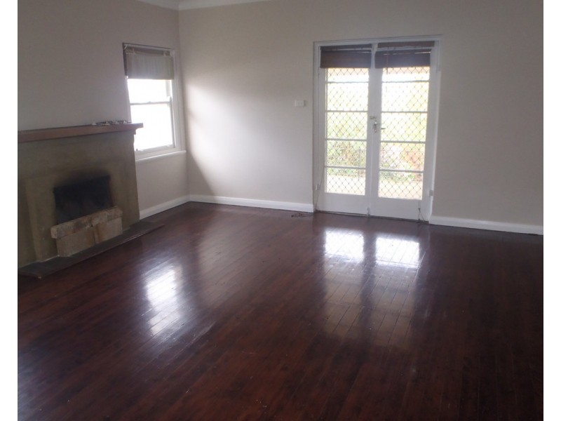 30 Peel Street, Tamworth NSW 2340