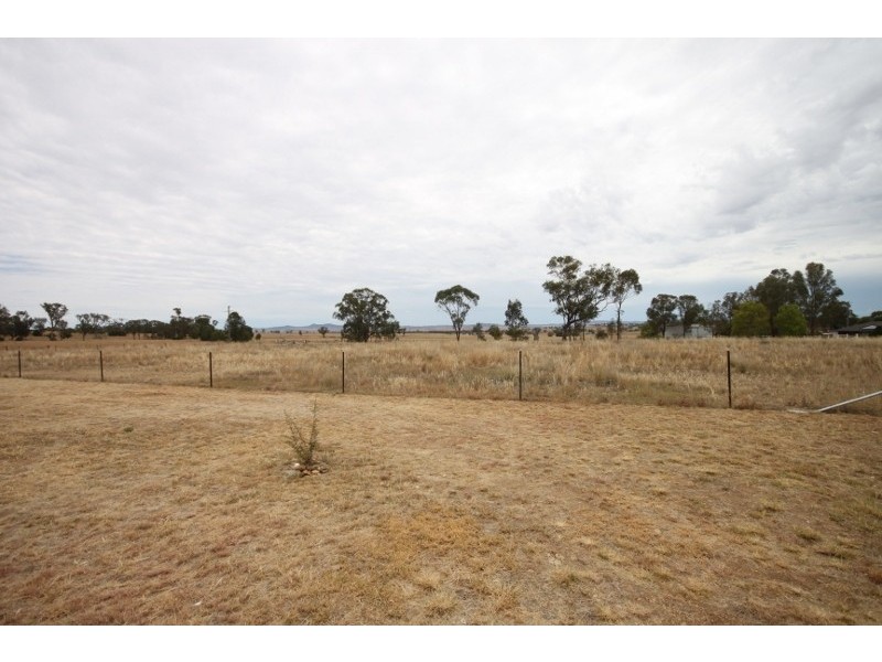 9 Jenners Lane, Tamworth NSW 2340