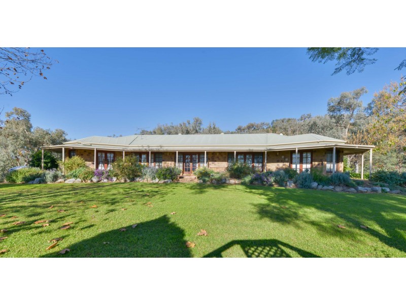 122 Wyndham Close, Tamworth NSW 2340