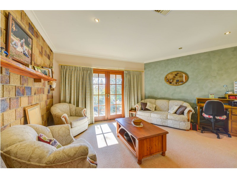 122 Wyndham Close, Tamworth NSW 2340