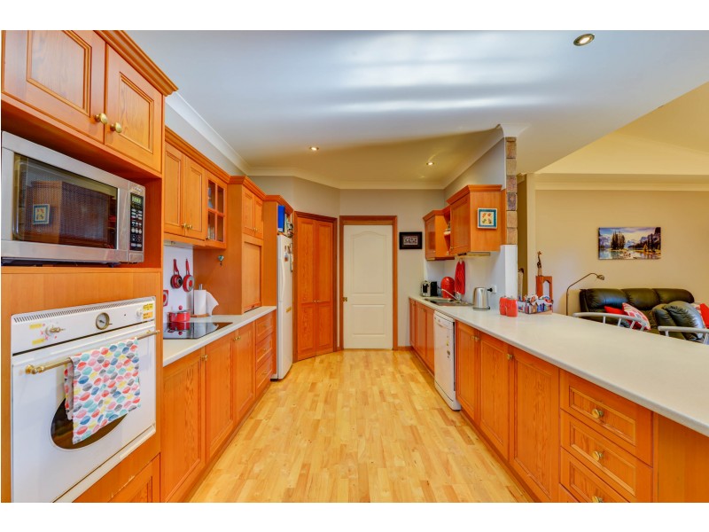 122 Wyndham Close, Tamworth NSW 2340