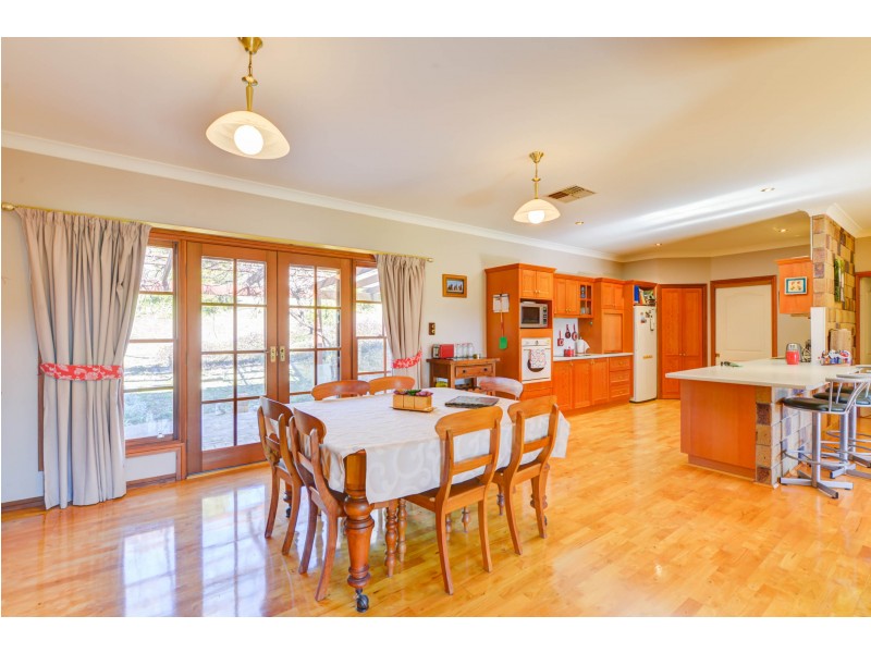 122 Wyndham Close, Tamworth NSW 2340