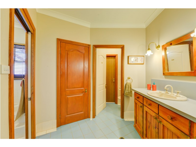 122 Wyndham Close, Tamworth NSW 2340