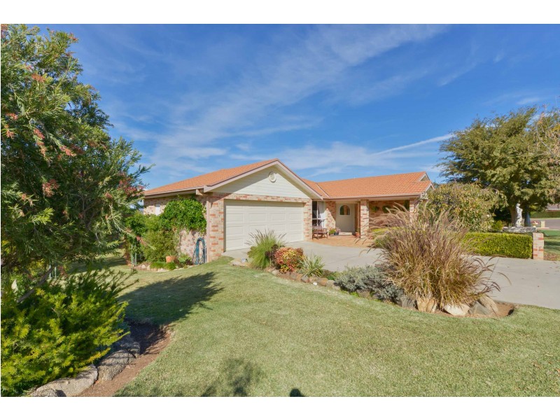 6 Stratford Place, Tamworth NSW 2340