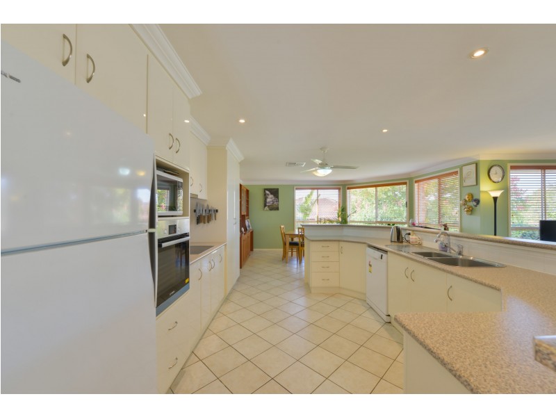 6 Stratford Place, Tamworth NSW 2340