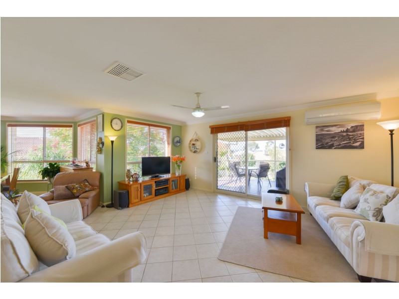 6 Stratford Place, Tamworth NSW 2340