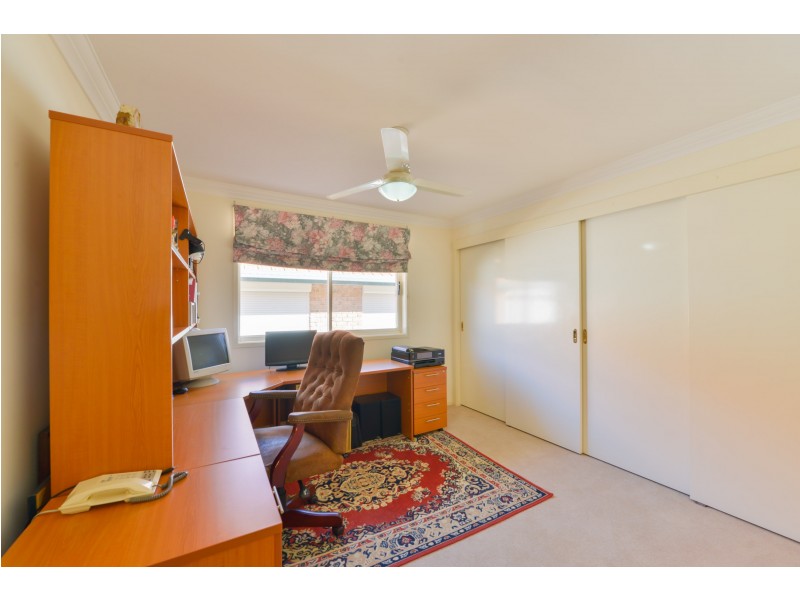 6 Stratford Place, Tamworth NSW 2340