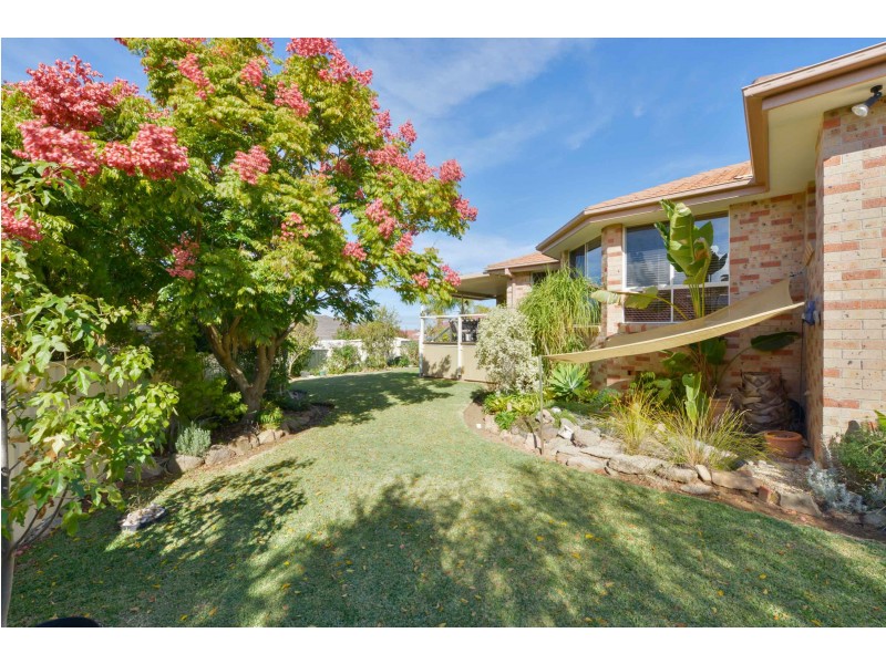 6 Stratford Place, Tamworth NSW 2340