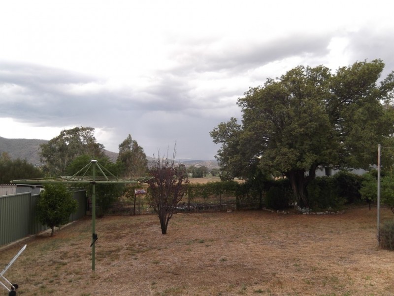 13 Hilton Street, Tamworth NSW 2340