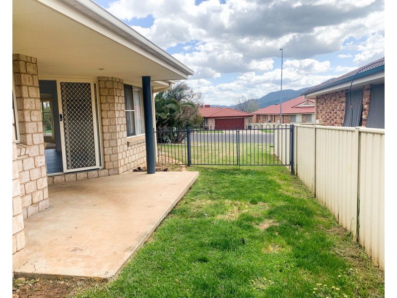 47 Peregrine Avenue, Tamworth NSW 2340