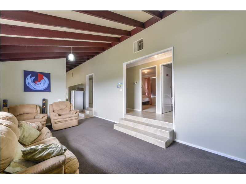 25 Woodbry Crescent, Tamworth NSW 2340