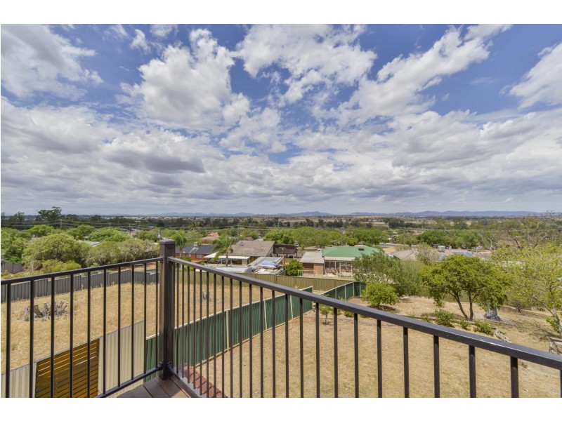25 Woodbry Crescent, Tamworth NSW 2340