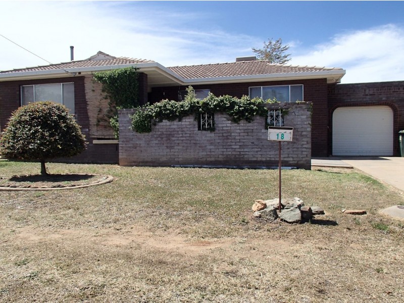 18 Mack Street, Tamworth NSW 2340