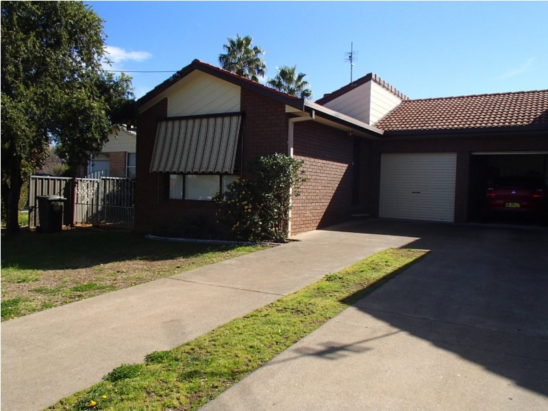 1/9 Cowper Close, Tamworth NSW 2340