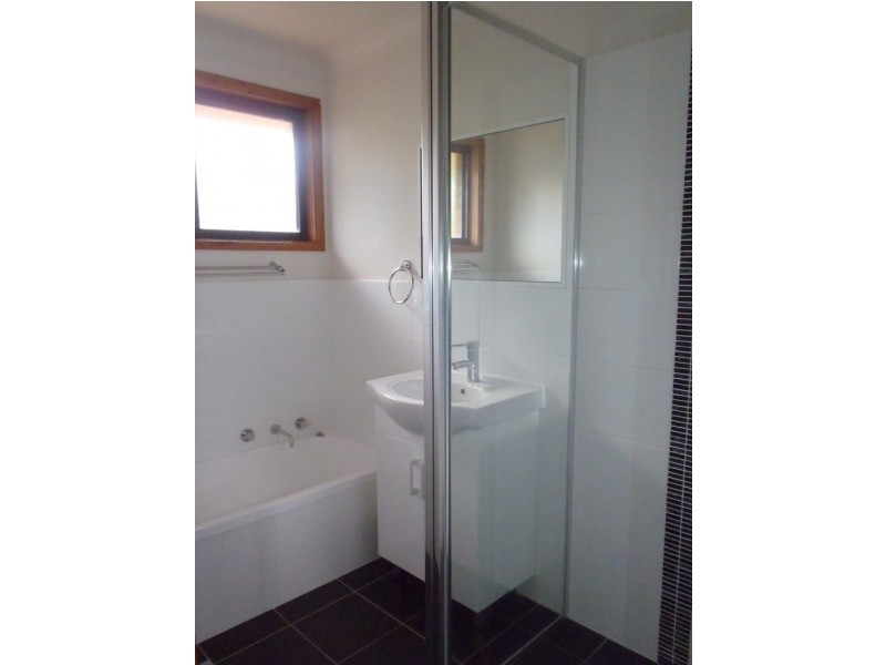 1/9 Cowper Close, Tamworth NSW 2340