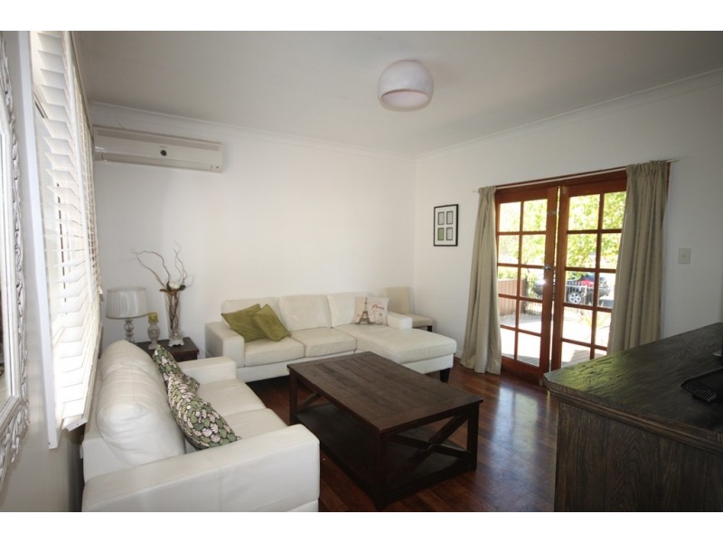 20 Holland Street, Tamworth NSW 2340