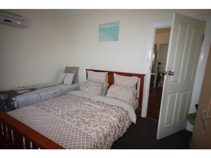 20 Holland Street, Tamworth NSW 2340
