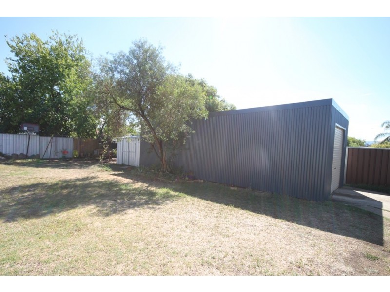 20 Holland Street, Tamworth NSW 2340