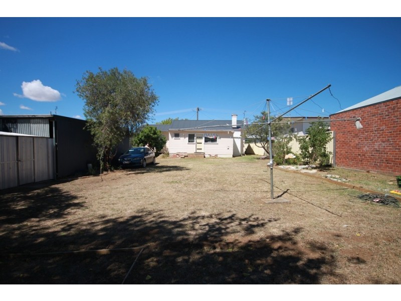 20 Holland Street, Tamworth NSW 2340