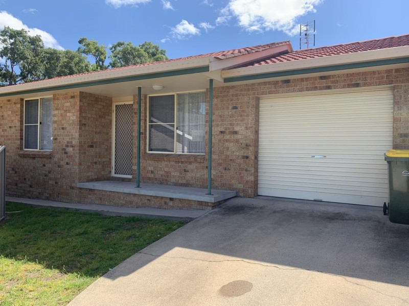 2/25 Willow Park Drive, Kootingal NSW 2352