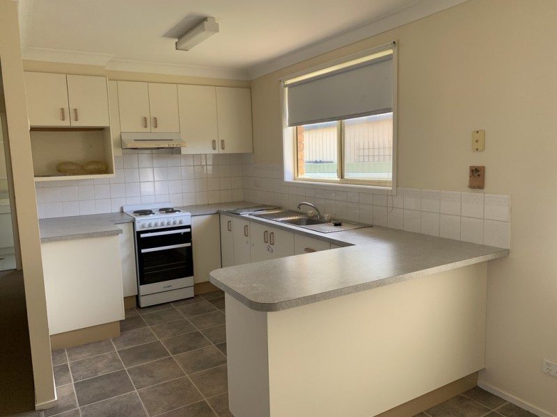 2/25 Willow Park Drive, Kootingal NSW 2352