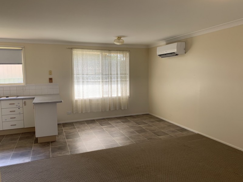 2/25 Willow Park Drive, Kootingal NSW 2352