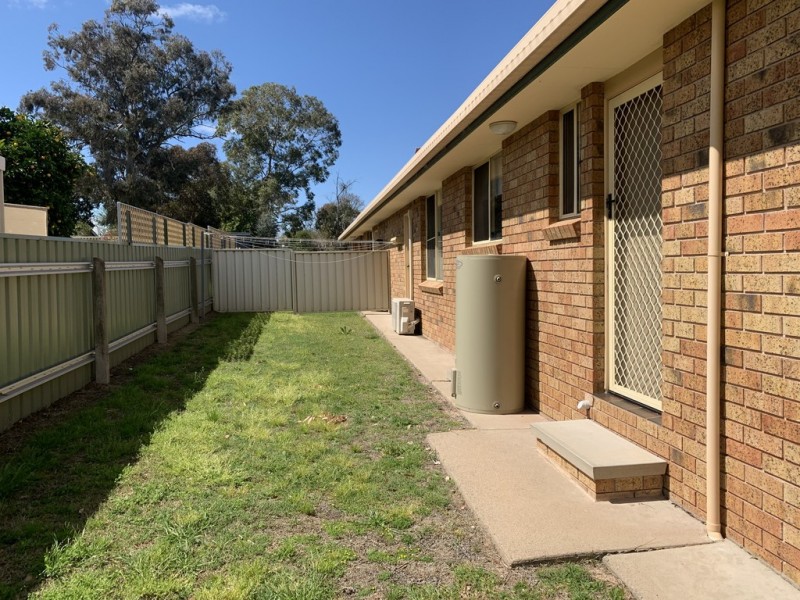 2/25 Willow Park Drive, Kootingal NSW 2352